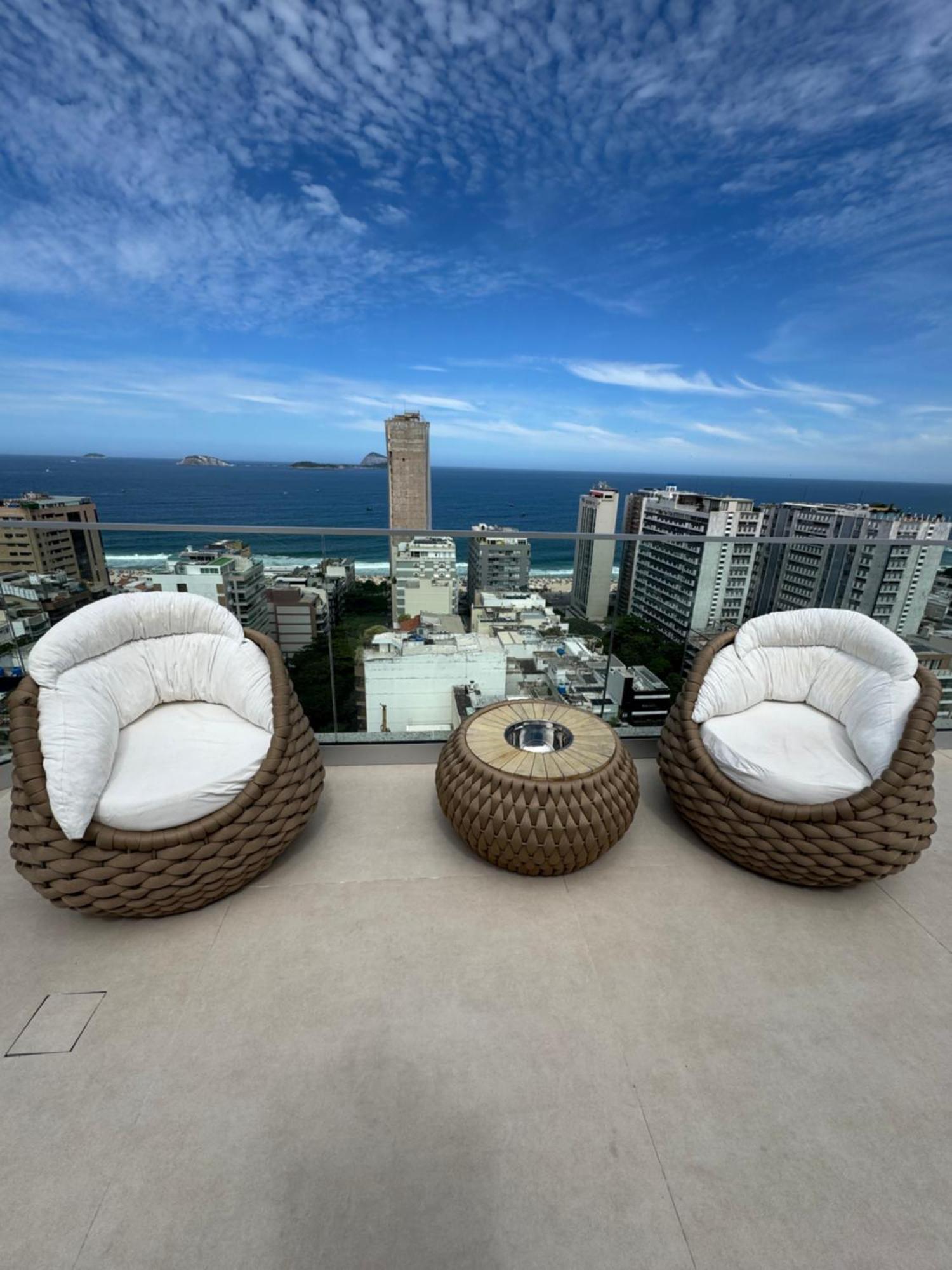 Simple Flat With Pool And Sea View In Leblon Aparthotel *